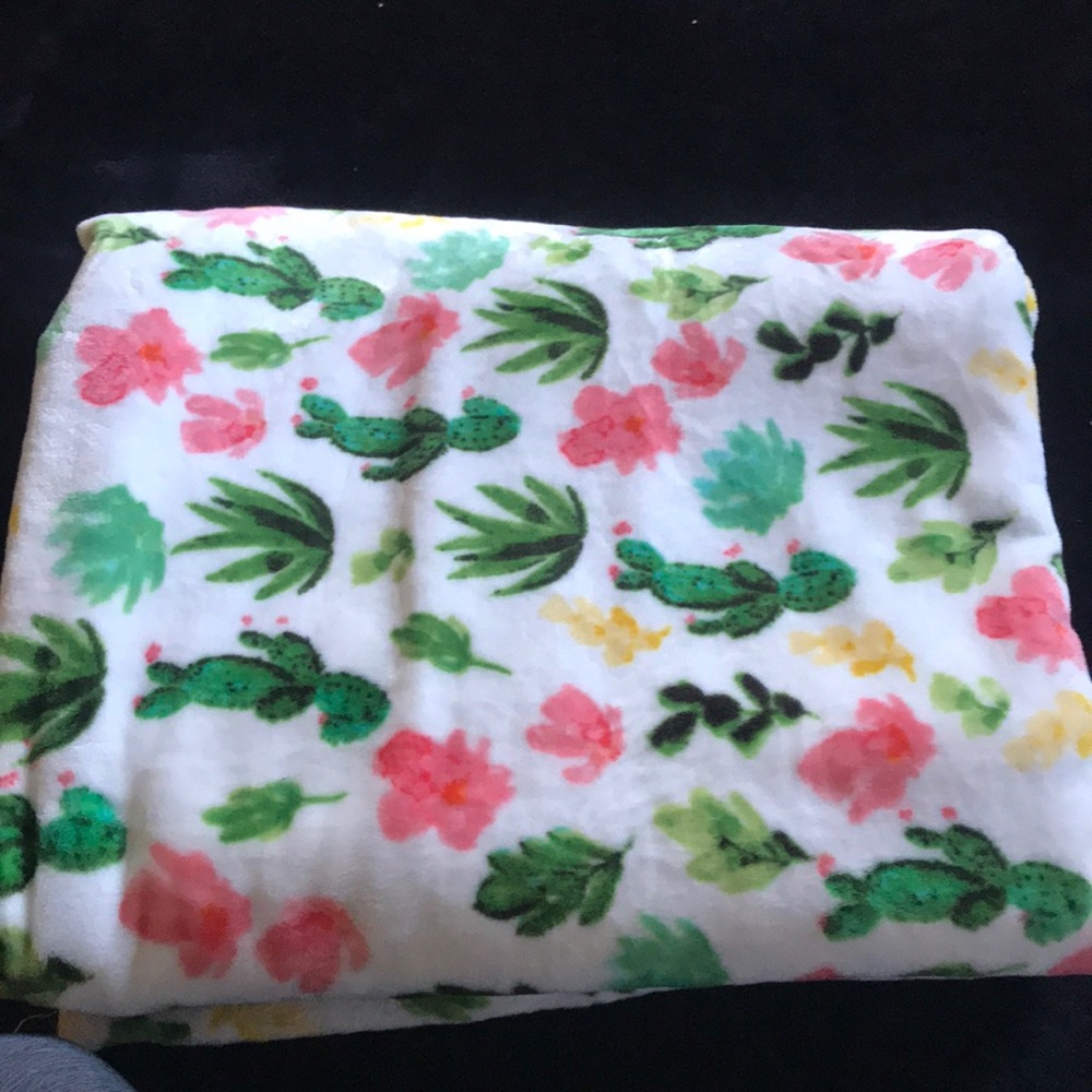 Throw blanket